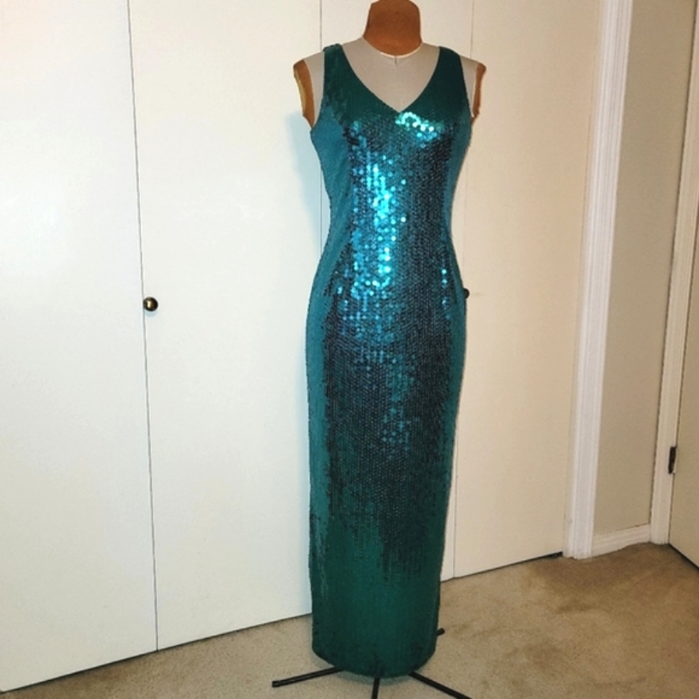 Adrianna Papell Evening sequined dress Sz 10
